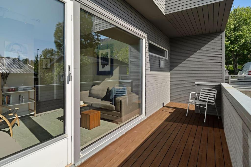 Seaview Studio W/Terrace&Parking ทรอมโซ ภายนอก รูปภาพ