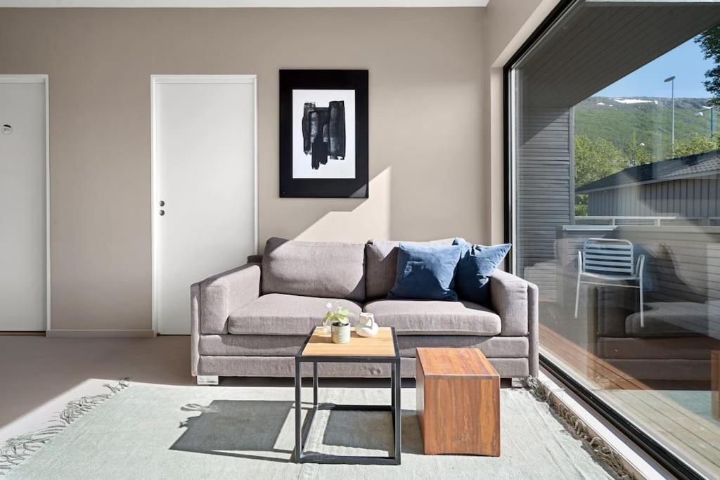 Seaview Studio W/Terrace&Parking ทรอมโซ ภายนอก รูปภาพ